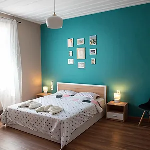 https://apt-athinas-house.hotelschalkidiki.net